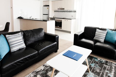 Ocean Views Resort Caloundra - Food Delivery Shop 39