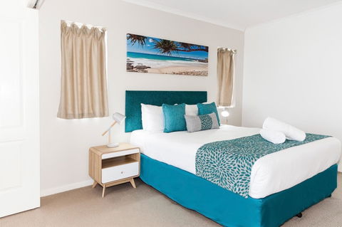 Ocean Views Resort Caloundra - Food Delivery Shop 32