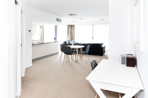 Ocean Views Resort Caloundra - Food Delivery Shop 42