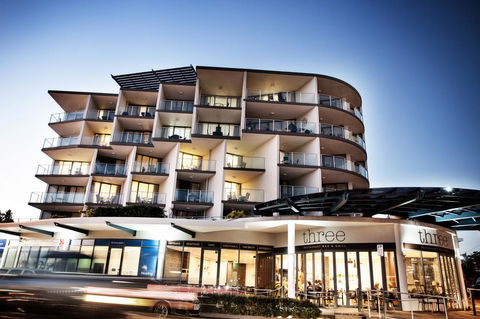 Ocean Views Resort Caloundra - Food Delivery Shop 1