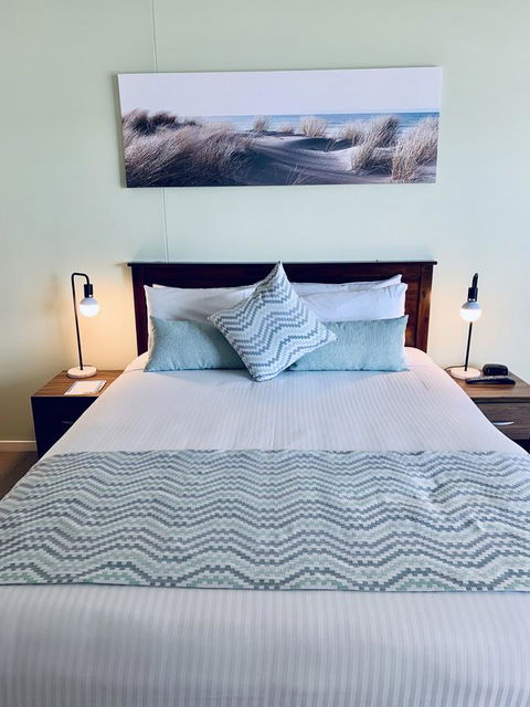 Ocean Views Resort Caloundra - Food Delivery Shop 13