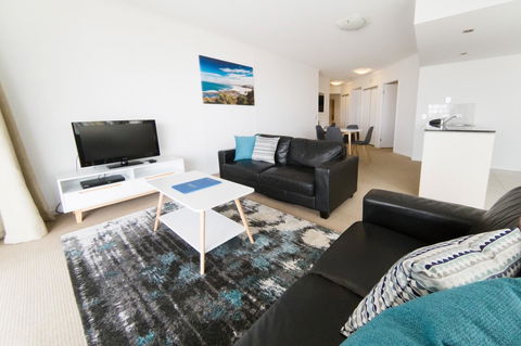 Ocean Views Resort Caloundra - Food Delivery Shop 37