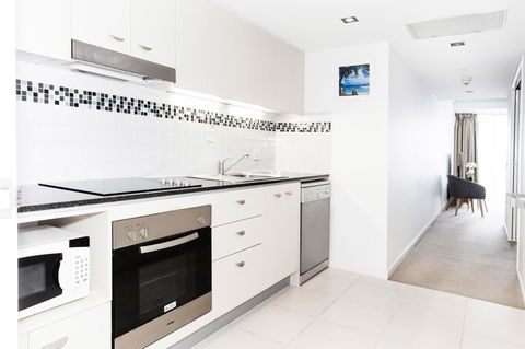 Ocean Views Resort Caloundra - Food Delivery Shop 31