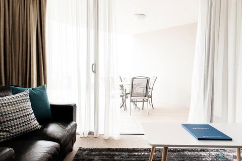 Ocean Views Resort Caloundra - Food Delivery Shop 43