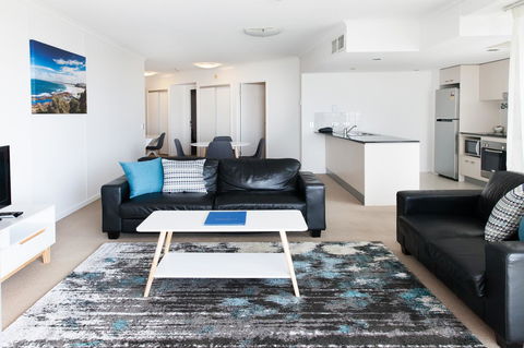 Ocean Views Resort Caloundra - Food Delivery Shop 38