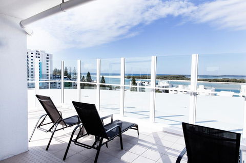 Ocean Views Resort Caloundra - Food Delivery Shop 6