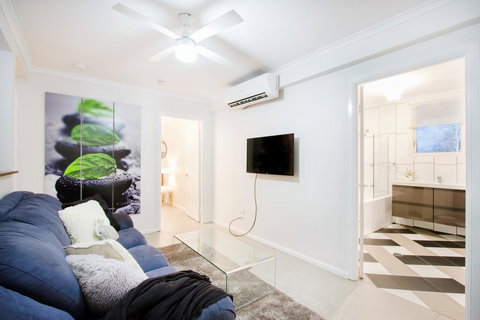 Airlie Beach Eco Cabins - Adults Only - Food Delivery Shop 41