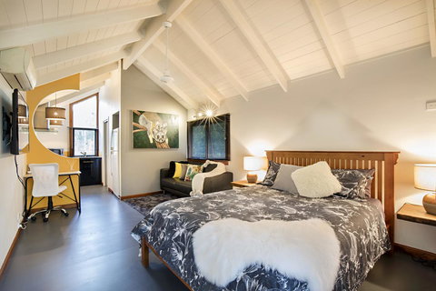 Airlie Beach Eco Cabins - Adults Only - Food Delivery Shop 20