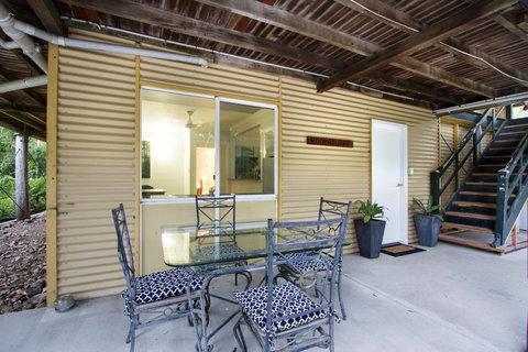 Airlie Beach Eco Cabins - Adults Only - Food Delivery Shop 43