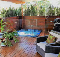 Pandanus Spa Cottage - Food Delivery Shop