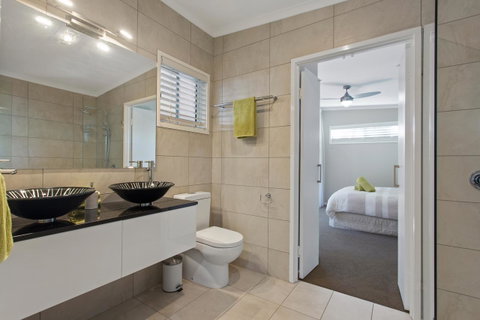 Pandanus Spa Cottage - Food Delivery Shop 4