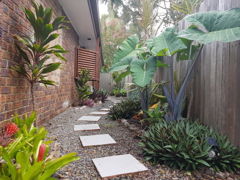 Pandanus Spa Cottage - Food Delivery Shop 7