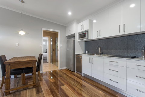 Pandanus Spa Cottage - Food Delivery Shop 9