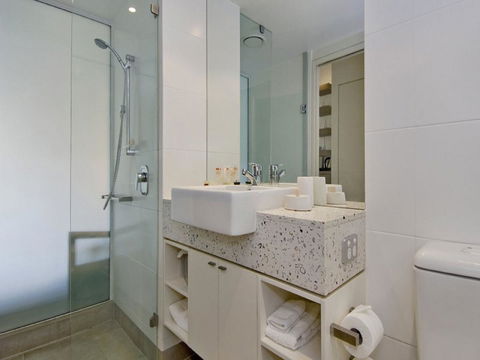 Beach Club Port Douglas Luxury Apartments - Food Delivery Shop 8