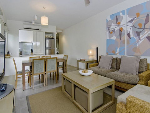 Beach Club Port Douglas Luxury Apartments - Food Delivery Shop 2