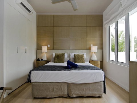 Beach Club Port Douglas Luxury Apartments - Food Delivery Shop 9