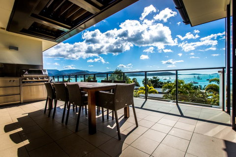 Mirage Whitsundays - Food Delivery Shop 14
