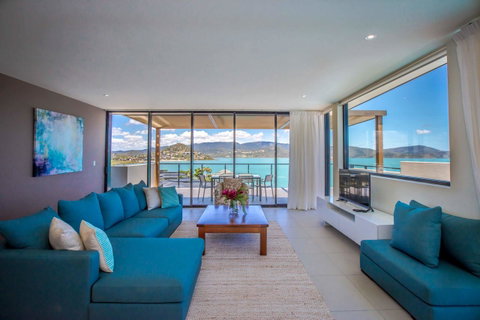 Mirage Whitsundays - Food Delivery Shop 4