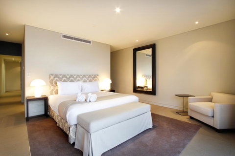 Mirage Whitsundays - Food Delivery Shop 35