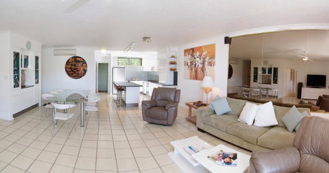 Poinciana 112 - Food Delivery Shop 14
