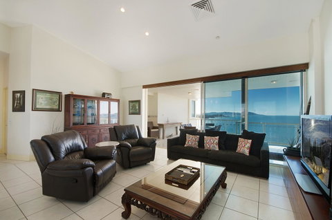 Mariners North Holiday Apartments - Food Delivery Shop 43