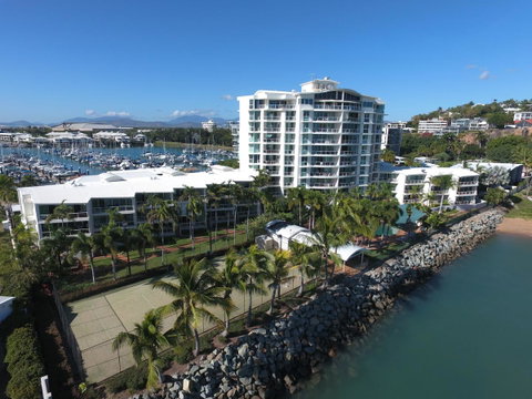 Mariners North Holiday Apartments - Food Delivery Shop 10