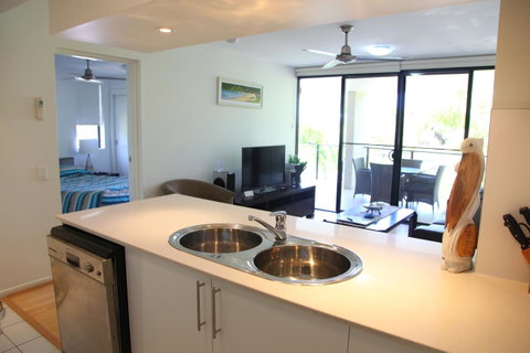 Agnes Water Beach Club - Food Delivery Shop 12