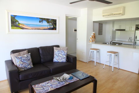 Agnes Water Beach Club - Food Delivery Shop 13