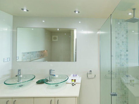 Beach Lodges - Food Delivery Shop 8