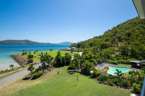 Beach Lodges - Food Delivery Shop 18