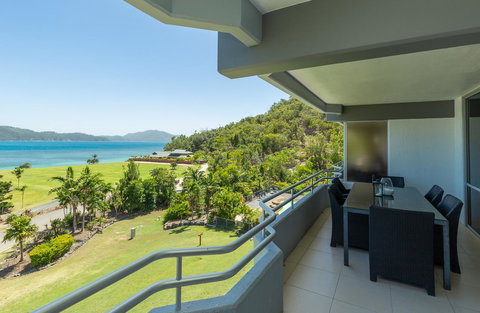 Beach Lodges - Food Delivery Shop 15