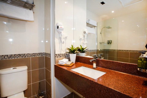 Madison Plaza Townsville - Food Delivery Shop 12