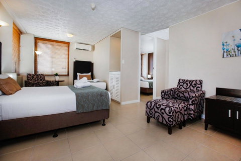 Madison Plaza Townsville - Food Delivery Shop 6
