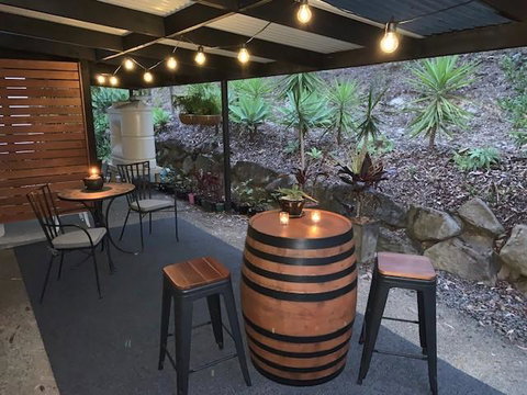 Bed & Breakfast 1 Bedroom Guest House - Food Delivery Shop 36