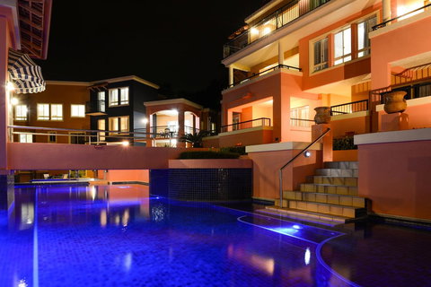 Martinique Whitsunday Resort - Food Delivery Shop 13