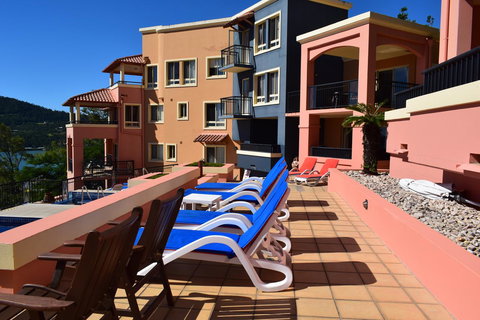 Martinique Whitsunday Resort - Food Delivery Shop 9