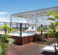 Tiki Hotel Apartments Surfers Paradise - Food Delivery Shop