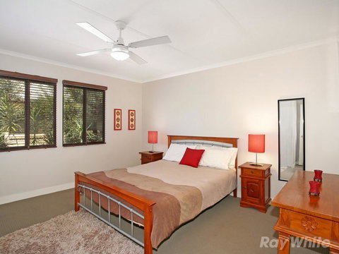 Beach House On Jones Parade, Central Coolum Beach - Food Delivery Shop 9