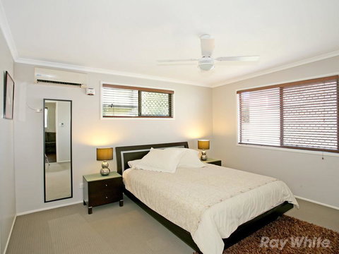 Beach House On Jones Parade, Central Coolum Beach - Food Delivery Shop 11