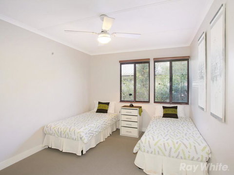 Beach House On Jones Parade, Central Coolum Beach - Food Delivery Shop 10