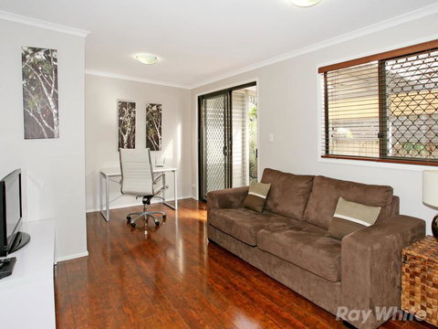 Beach House On Jones Parade, Central Coolum Beach - Food Delivery Shop 8