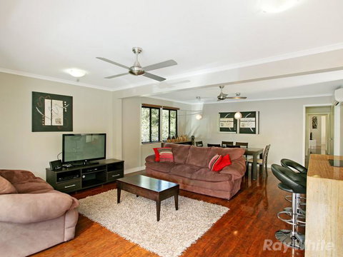 Beach House On Jones Parade, Central Coolum Beach - Food Delivery Shop 4