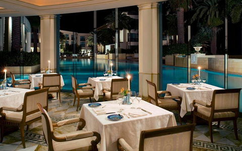 Imperial Hotel Gold Coast - Food Delivery Shop 39
