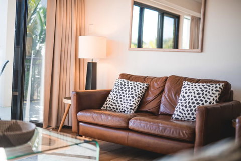 The Point Coolum - Food Delivery Shop 18