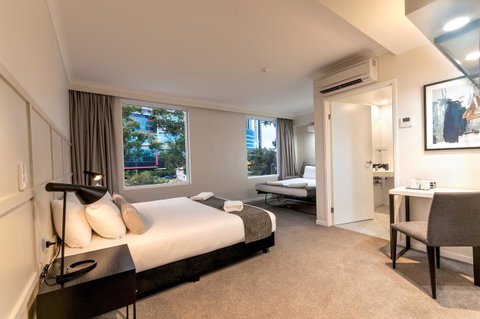 Woodroffe Hotel - Food Delivery Shop 15