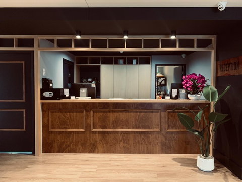 Woodroffe Hotel - Food Delivery Shop 1