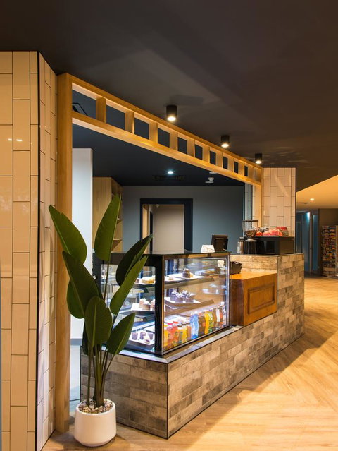 Woodroffe Hotel - Food Delivery Shop 21