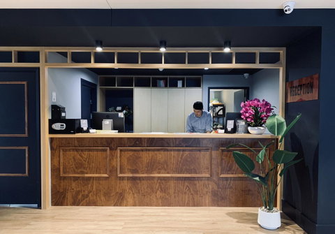 Woodroffe Hotel - Food Delivery Shop 2