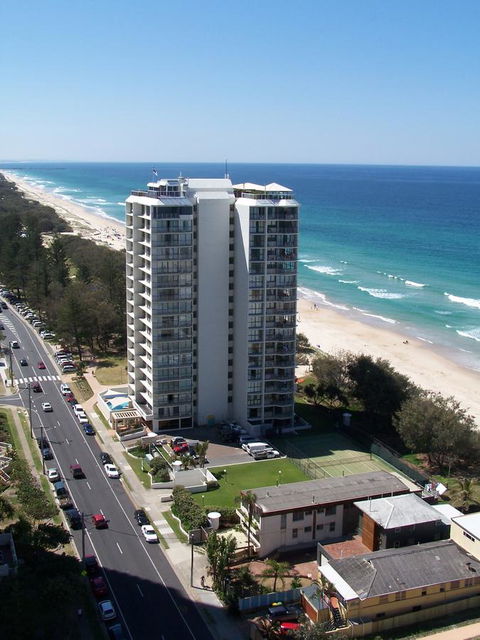 Golden Sands On The Beach - Absolute Beachfront Apartments - Food Delivery Shop 13