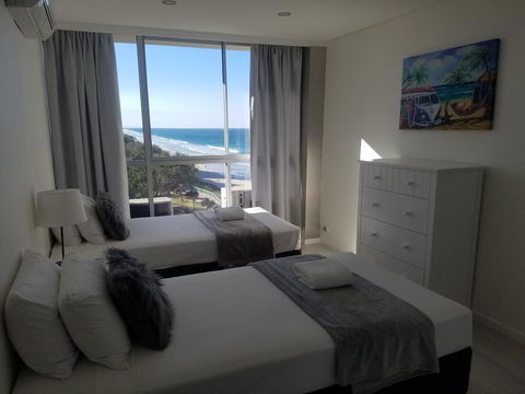 Golden Sands On The Beach - Absolute Beachfront Apartments - Food Delivery Shop 41